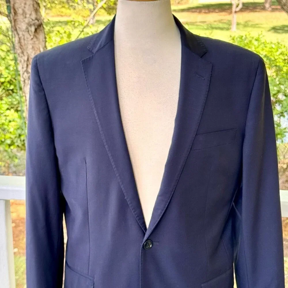 Brooks Brothers Explorer Milano Fit Navy Blue 2 Button Blazer. Size 42 Long.